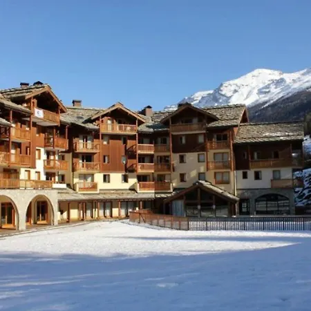 6 Pers, Pied De Pistes Avec Wifi Et Parking - Fr-1-508-256 *